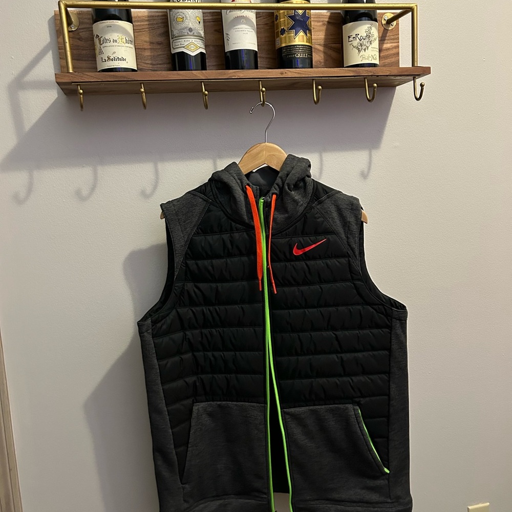 Nike hooded zippered golf / training vest
